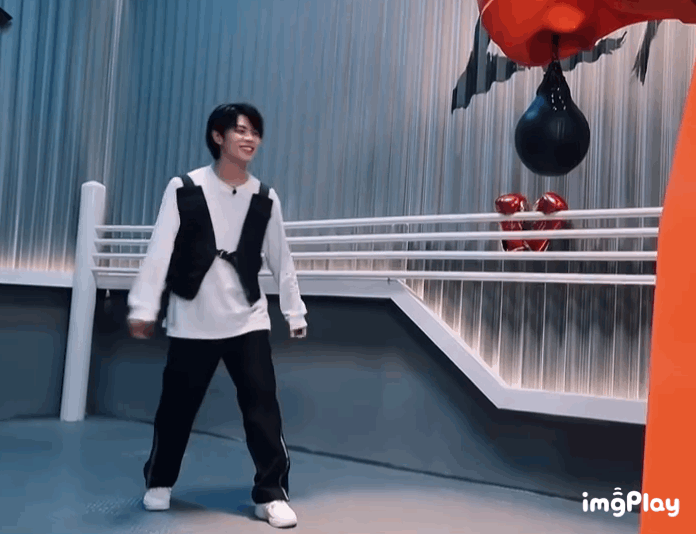 佟丽娅|刚开播就被打骨折了？国内综艺头一回