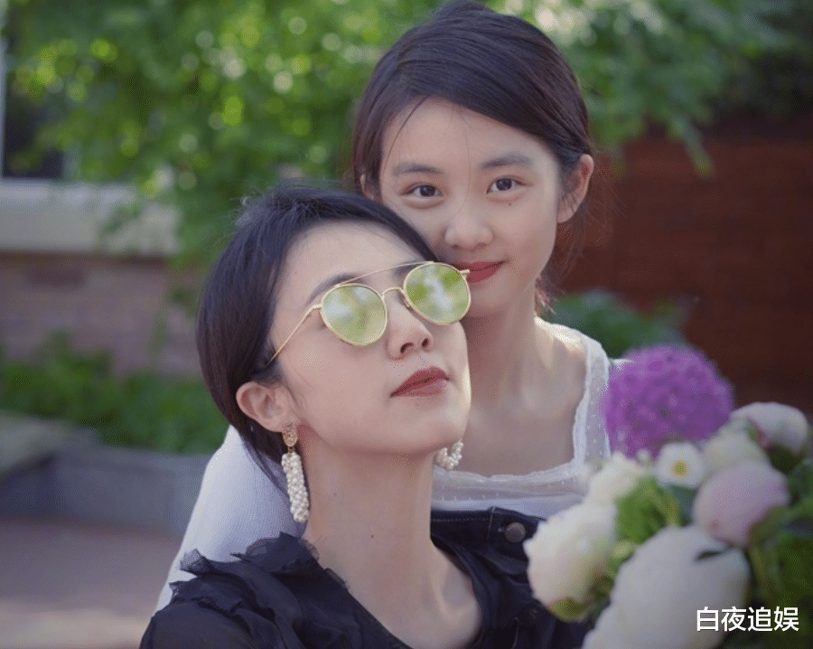 陈妍希|陈妍希带儿子逛书店，5岁小星星身高成焦点，明星基因都这么强吗？