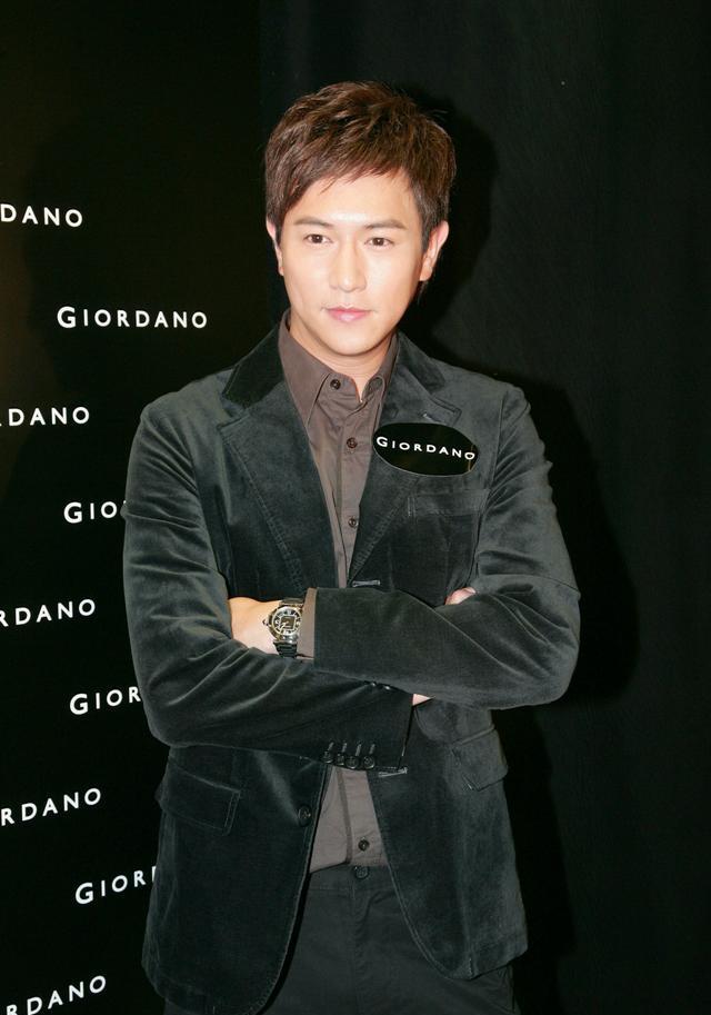 陈键锋|43岁陈键锋与王贤志聚会，略显发福心情大好，已转行做潜水教练