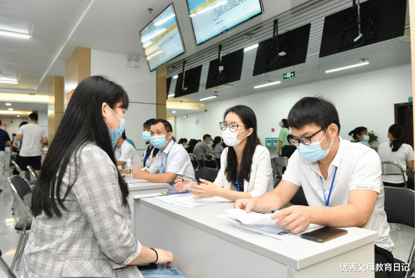 大学生|大学生逐渐“白菜化”，岗位空缺却无人补，原因竟跟工资有关