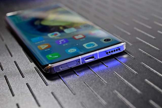 社会养老 大气与质感并存，荣耀Magic3 Pro手机评测体验，值得买吗？