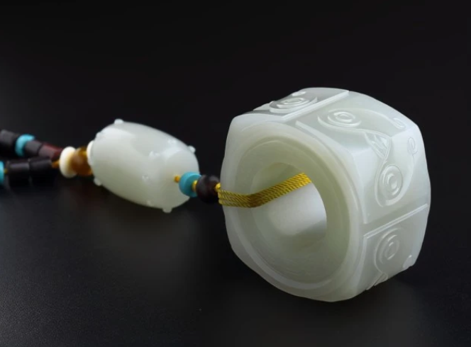 翡翠|有毒的翡翠碰不得，越戴身体越差，快看看你有没有中招