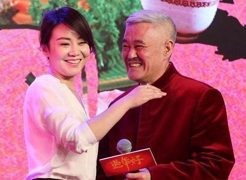 闫妮|闫妮不再沉默，捅破与赵本山的“窗户纸”，难怪当了16年单亲妈妈