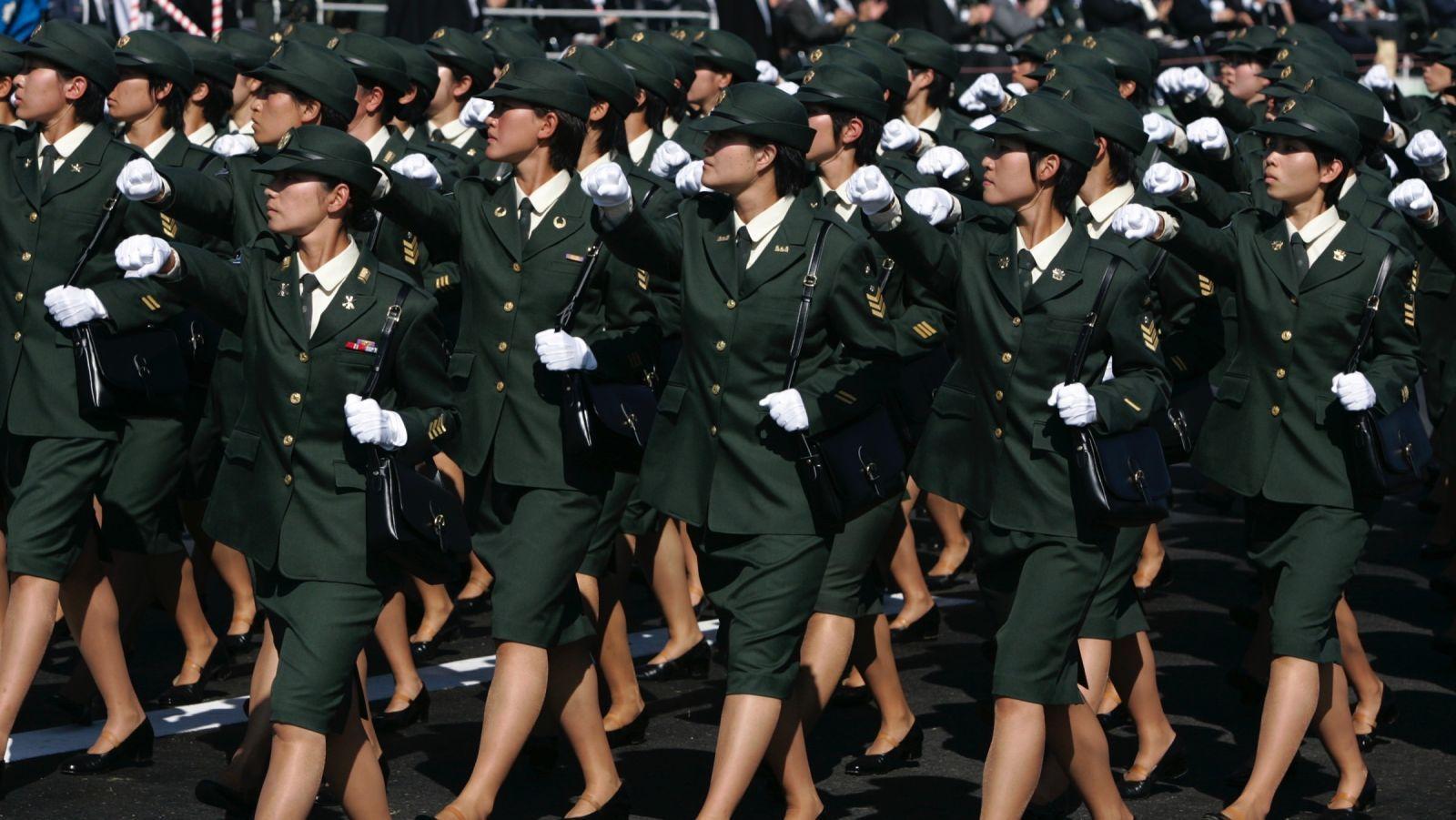 日本自衛隊為女軍人制作專用的孕婦軍裝，真是人性化制度嗎？-圖3