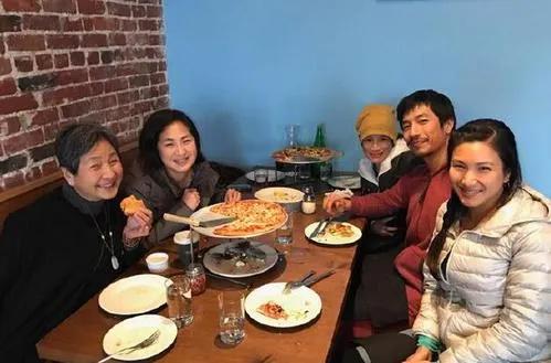 郑佩佩|郑佩佩的前半生：8次怀孕只为生男孩，儿子出生后，就被踢出豪门