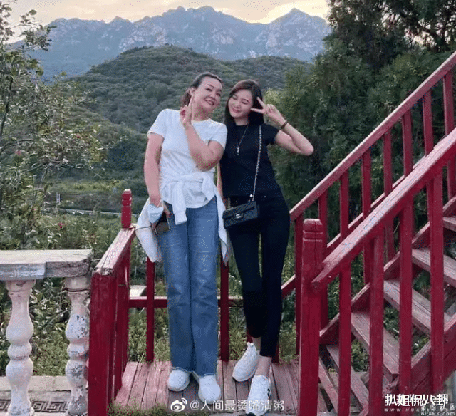 汪小菲|媒体拍到汪小菲带美女回家过夜，刚离婚就和其他女人同居，男人啊