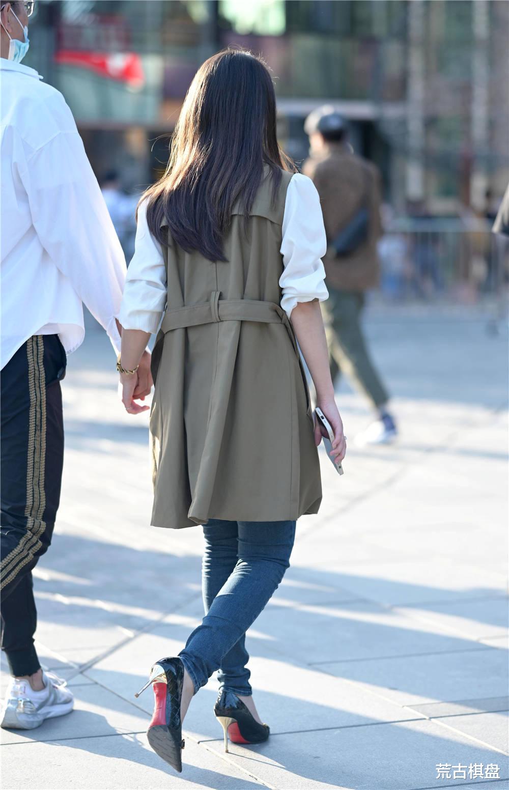 荒古棋盘 秋天尖头细跟鞋,怎么搭配更精致,时尚姑娘有独特风格