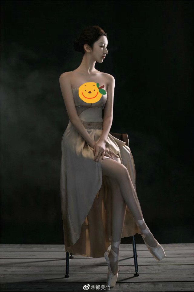 都美竹|都美竹清空吴亦凡相关内容后，重新公开隐藏动态，翩翩起舞好仙好美