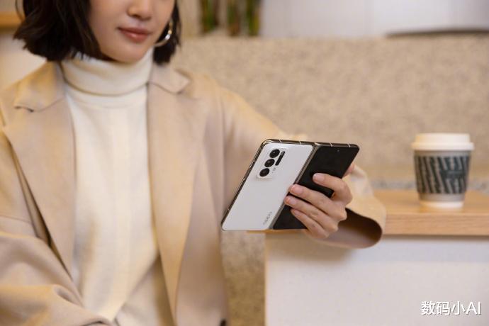 华为|OPPO Find X4曝光，三机齐发，副屏可当监视器