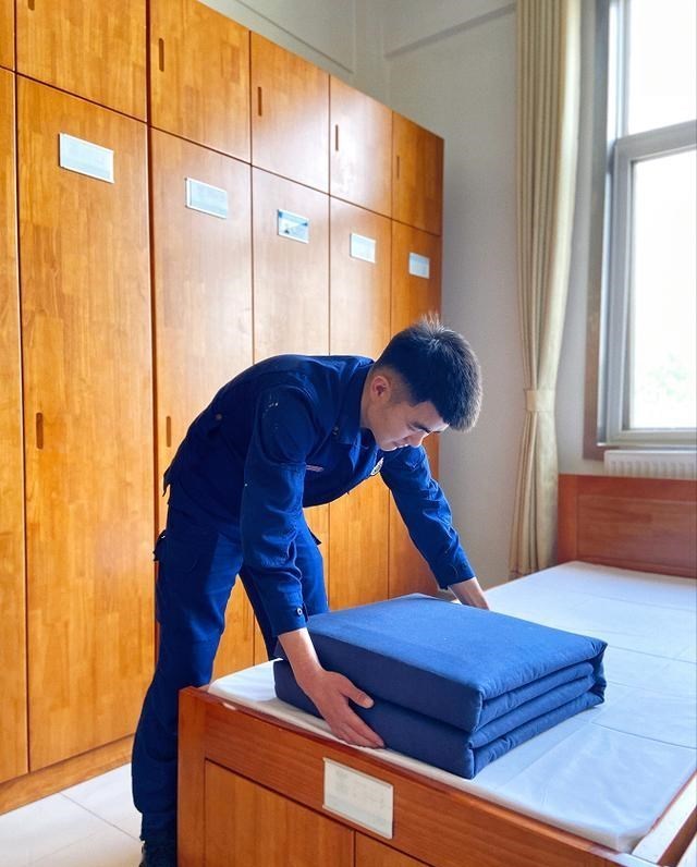 白的漫 今天,我们拍下了鹿邑消防队,不为人知的另一面!