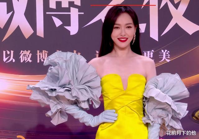 冯巩|微博之夜成身高“照妖镜”，李子柒穿高跟难救，丁真幻灭像小学生