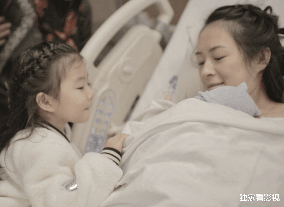 梁洛施|10位女星生完娃晒照：有人素颜能打，有人颜值暴跌，三宝妈最卑微