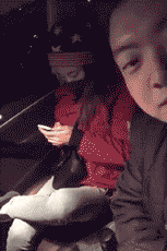 “女客户半夜给我发来两张照片，还问我哪张好看，这是啥意思啊？”哈哈哈哈