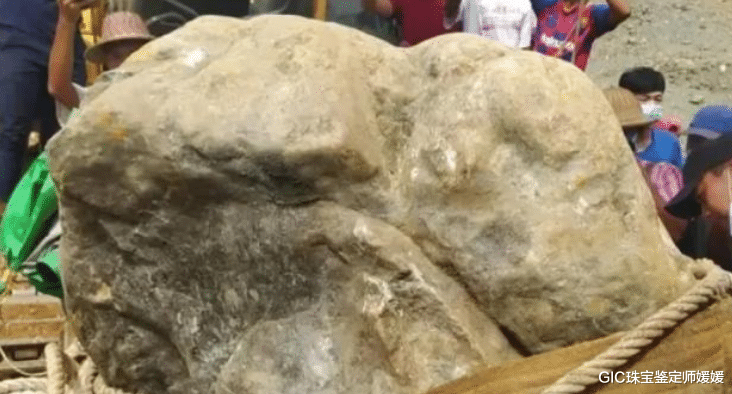 GIC珠宝鉴定师媛媛 来自世界各地的天价翡翠原石,巨大无比,一件比一件惊人和有故事