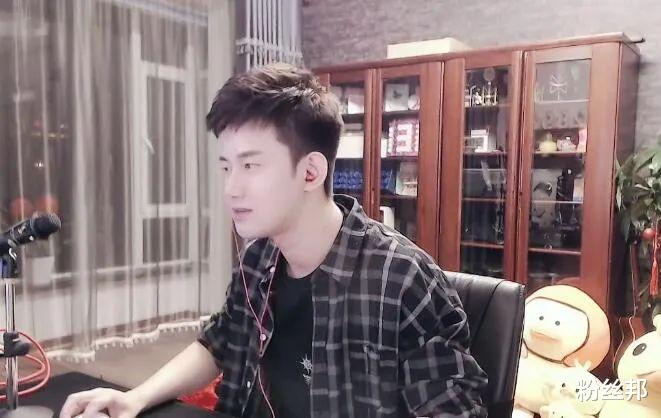 阿哲|一个亿行两个亿有点多!辛选伽佰现身YY,与阿哲连麦估价解约费