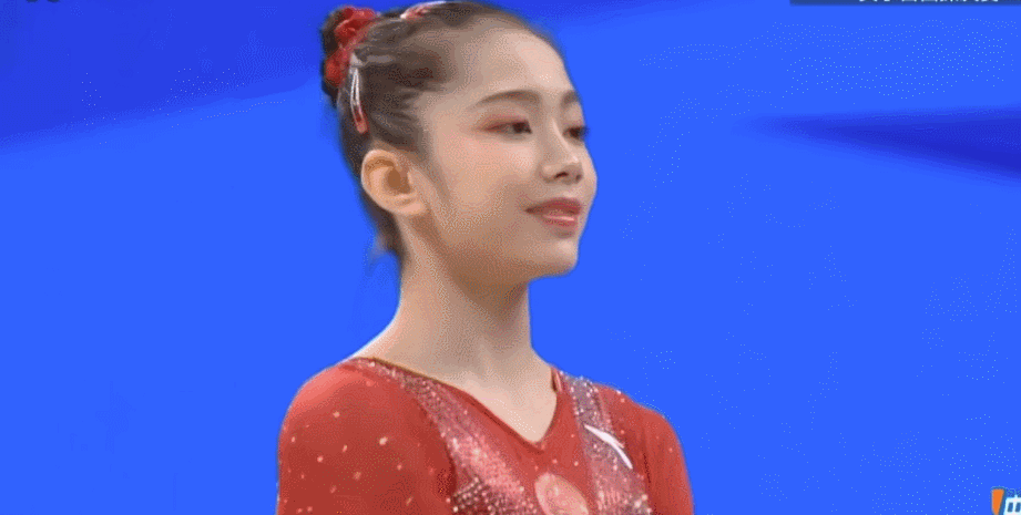 InsDaily 17岁体操界“奇迹少女”夺世界冠军！高颜值惊艳网友：甜到心化了