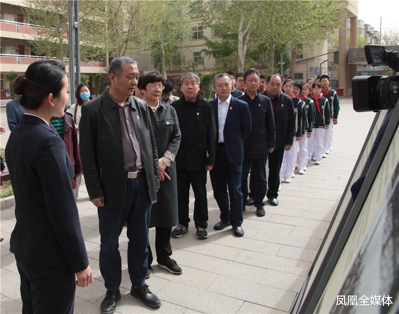 凤凰全媒体 保定市红色文化进校园活动正式启动