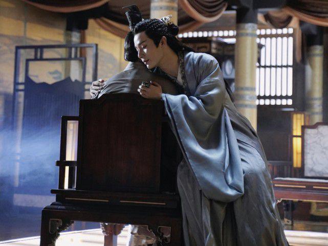 司藤|主动辞演男主当配角，常年在网剧当绿叶，如今靠哭戏终于出圈