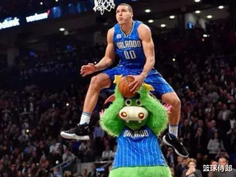 斯蒂芬·库里|答球迷：肤色骗人！NBA有谁皮肤很白但却是实打实的黑人？