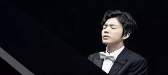 校花|中传校花冯琳再次公开亮相，比以前更端庄大方，引来网友再度赞美