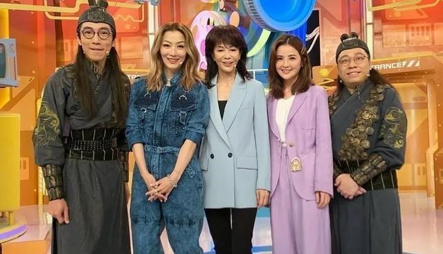 清浅微笑的我|香港著名演员郑裕玲充实有意义的晚年生活