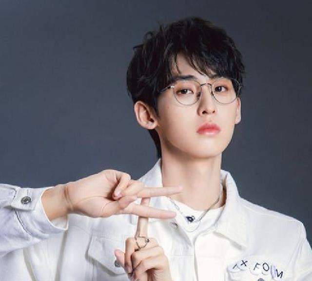 忧郁林黛玉|IXFORM成团一个月上户口，队长不是罗一舟，应援色是紫定橙