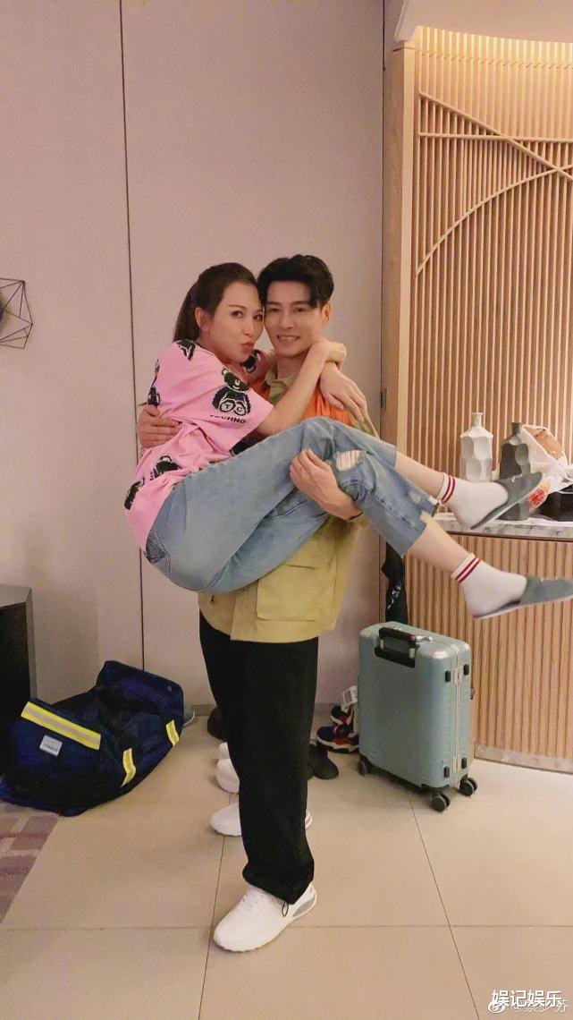 蔡少芬|张晋晒老婆购物订单，蔡少芬给家人买百元左右的衣物，超接地气