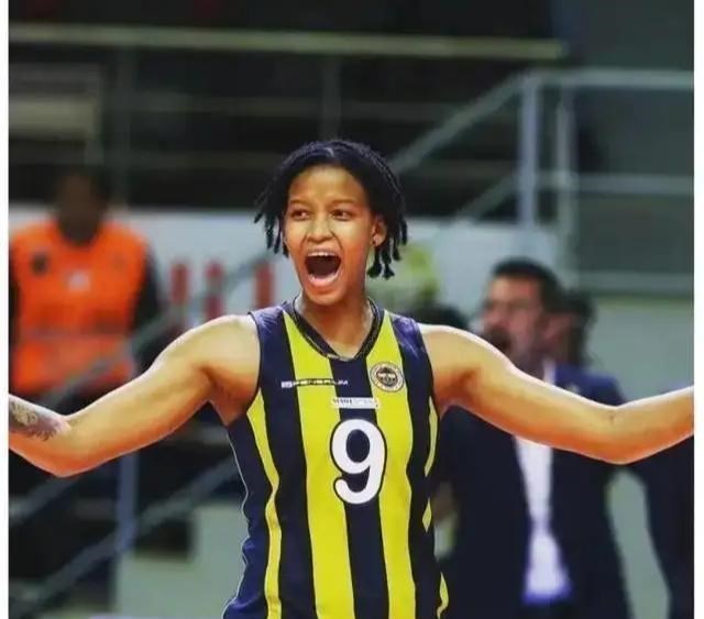 嘟小薯|网传世界顶级自由卡斯蒂略本赛季加盟天津女排，可信度高吗？