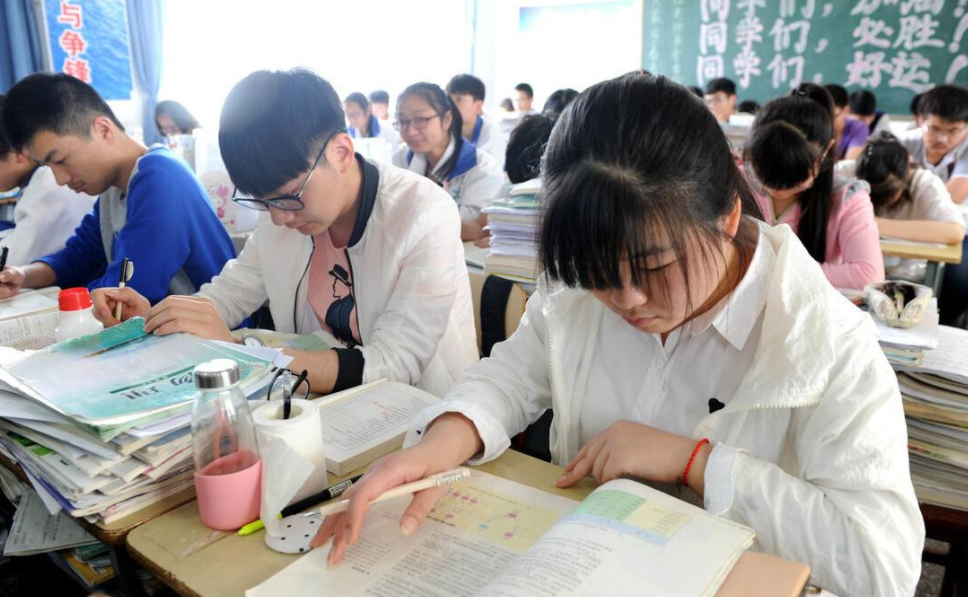 高校|高考生迎来好消息，高校“录取规则”有调整，家长表示终于等到了