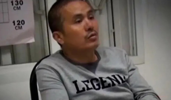 刻在墙上的号码:两名女子被勒死,凶手是“警察”