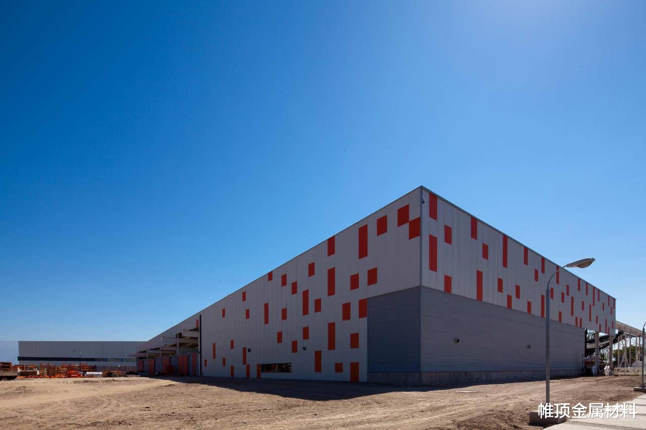 金属瓦的阻燃性成为企业厂房的优质之选