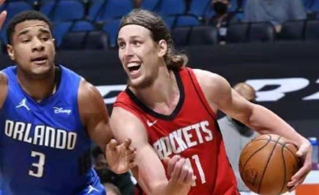 憨爸爸育儿|接近加盟火箭！17+4猛将或入休城，斯通再报价19+8内线！