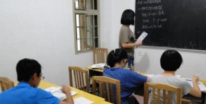 吴洪娜聊说育儿|英语四级的难度相当于高考英语多少分?学姐认为,两者没啥可比性