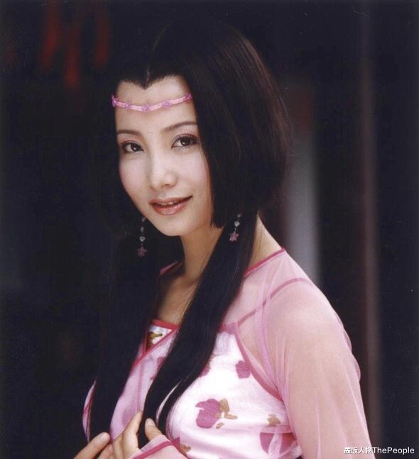 张萌|嘴歪、脸肿、表情僵硬，让实力派女星们陷入“中年危机”，太可惜