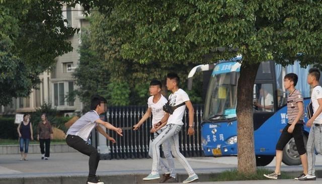 浓烈难咽下|悲剧！江苏某职校学生，入学5天就被同学打死！家长被踢出学校群