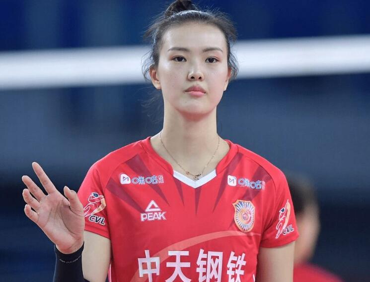 女排|26岁女排核心惹争议，伤病刚好就参加综艺，女排主帅即将出炉？