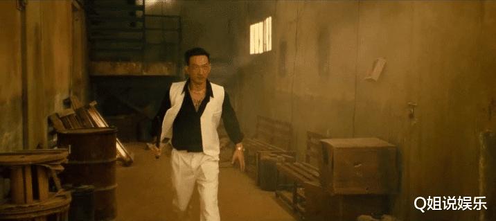 赵立坚|《古惑仔》25年后被翻拍，请来陈小春本色出演，却拍出毁经典之作