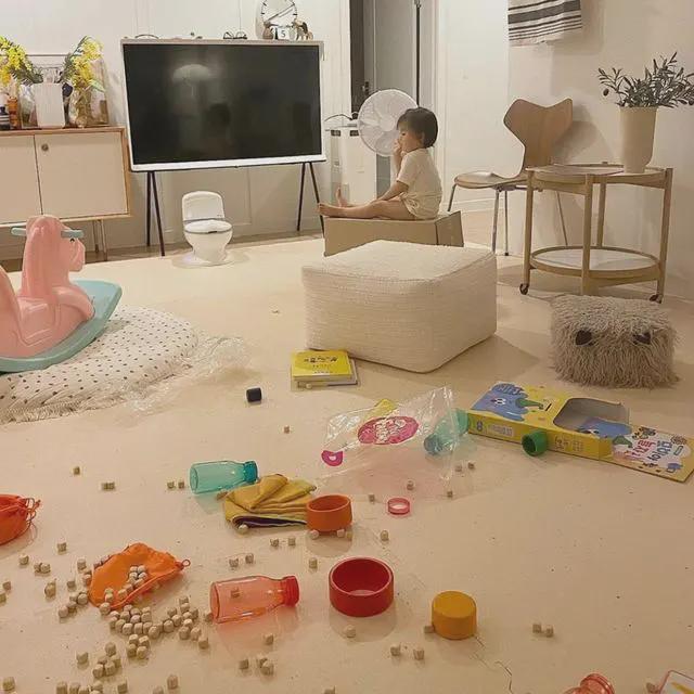 96平住一家三口，家居布置得简单唯美，生活过得别提多精致了