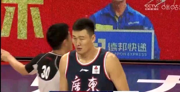 广东男篮|时隔523天后再次回归CBA，球霸得到9分3板2断，杜锋给足信任！