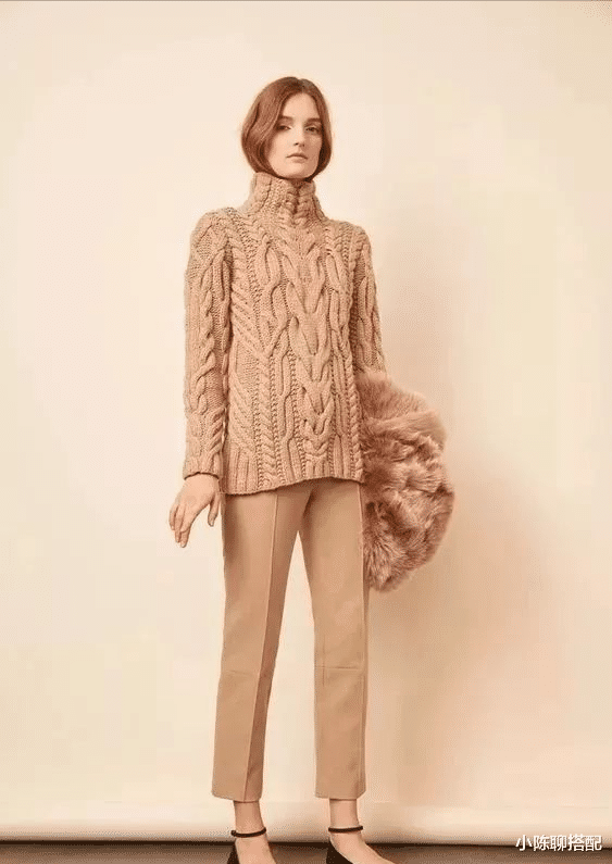 小陈聊搭配 中年微胖身材的穿搭禁忌:不要穿一身黑,也不要“装嫩”