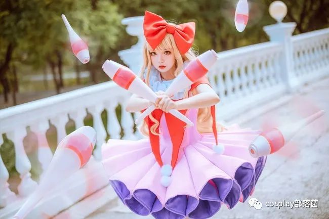 acgn漫评|cos:新任Queen's Chair真城璃茉