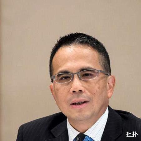 买60架飞机去出租,坐拥2千多个酒吧,银行还有2300多亿的存款
