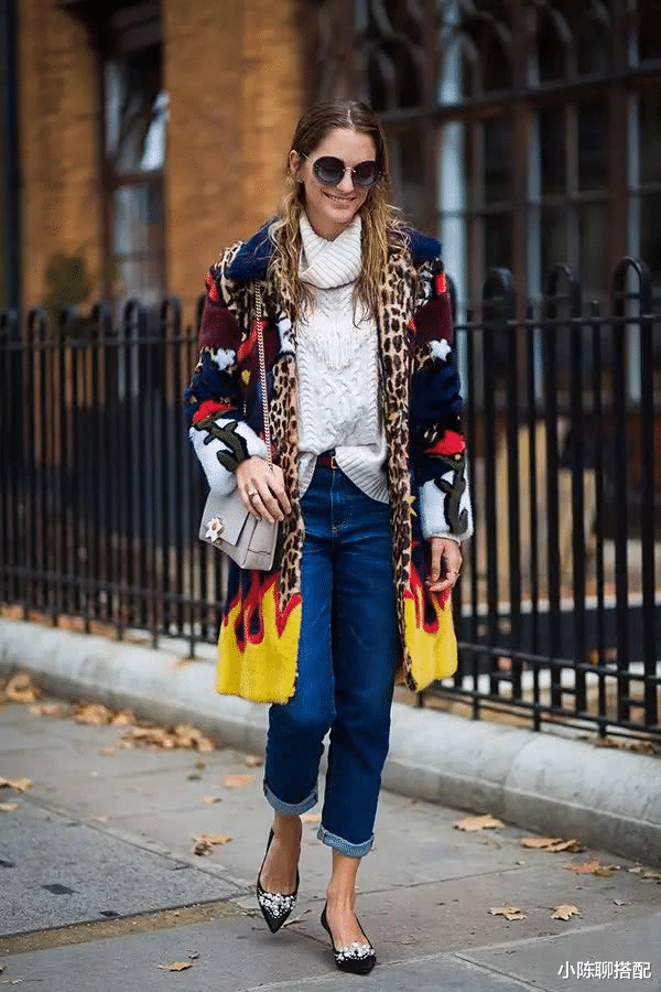 小陈聊搭配 中年微胖身材的穿搭禁忌:不要穿一身黑,也不要“装嫩”