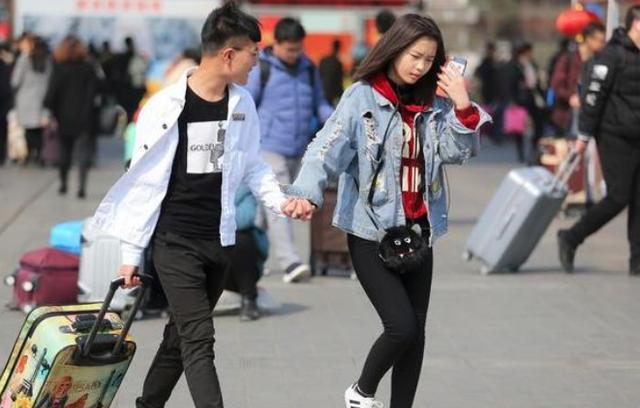 麦子育儿|大学生儿子带女友回家，第一次见面就同居一室，母亲表示没法接受