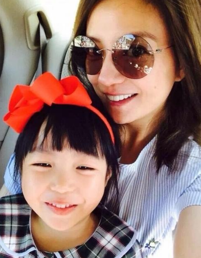 杨幂|杨幂：我女儿美，孙莉：我女儿更美，邱淑贞：麻烦都让让！