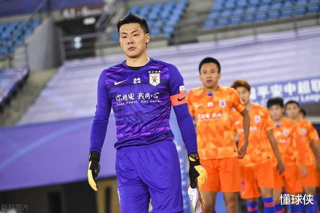 巴塞羅那|21+20！國足12強賽0出場球員爆發(fā)，李霄鵬或重用，顏駿凌位置不保
