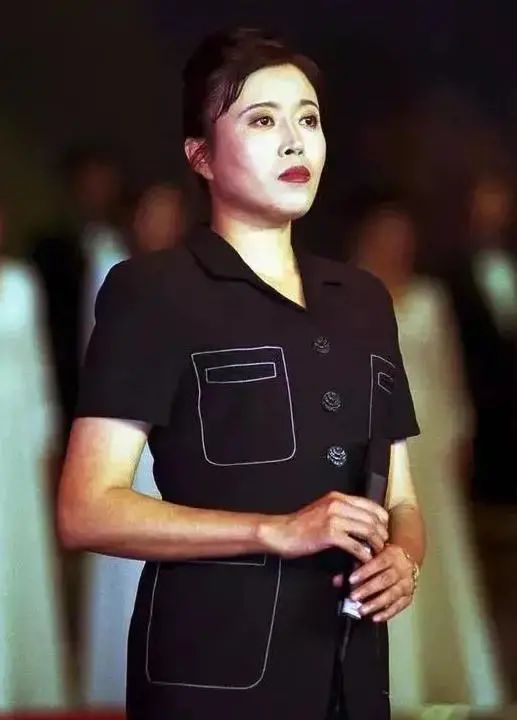 丁嘉丽|她是孙红雷前女友，堕胎4次，如今61岁仍单身一人