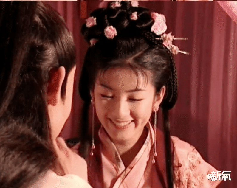 李庚希|审美降级这么严重吗？现在的女主颜连去演丫鬟的资格都没有…