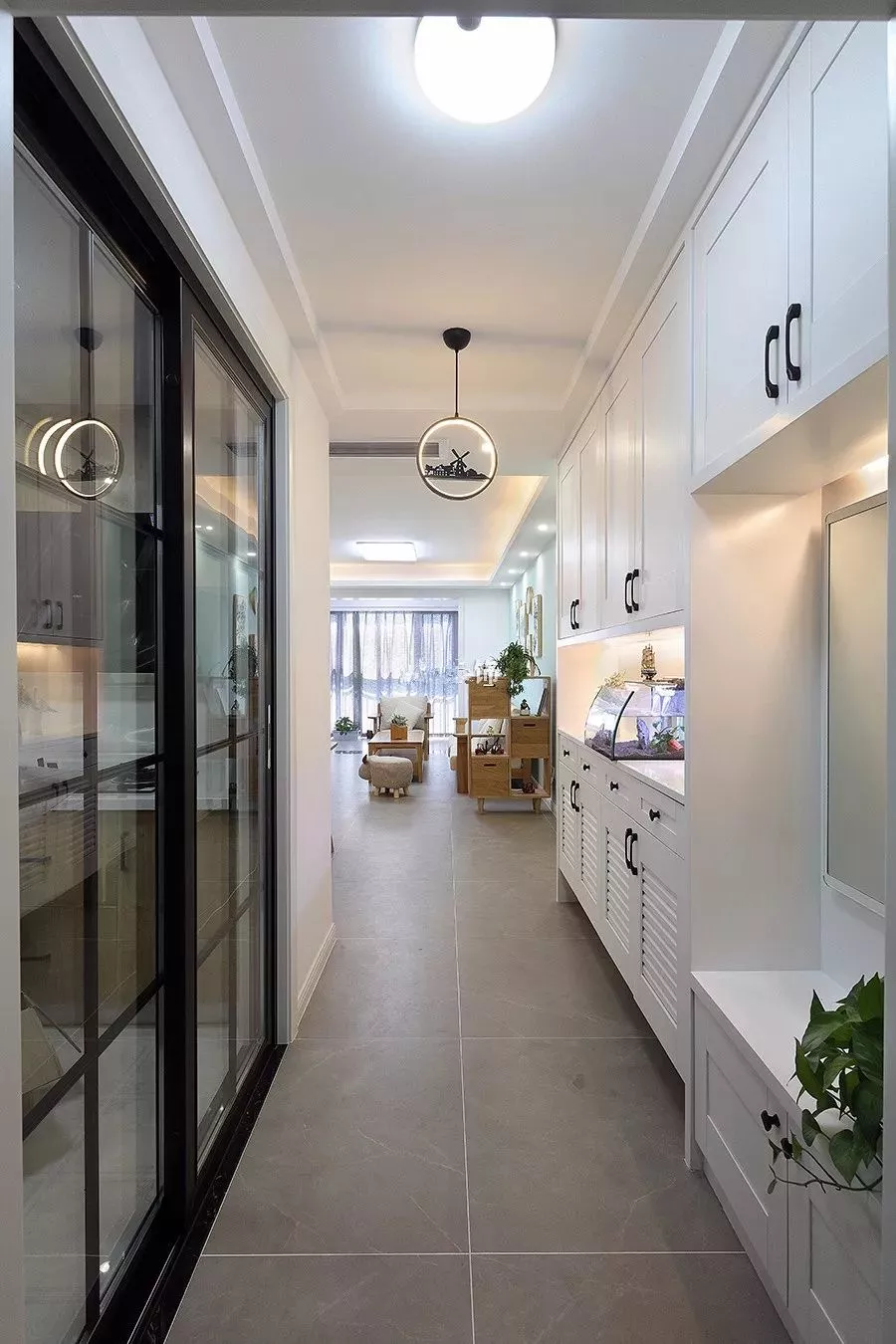 小空间怎么做吊顶?走廊过道这样做,看起来很大气