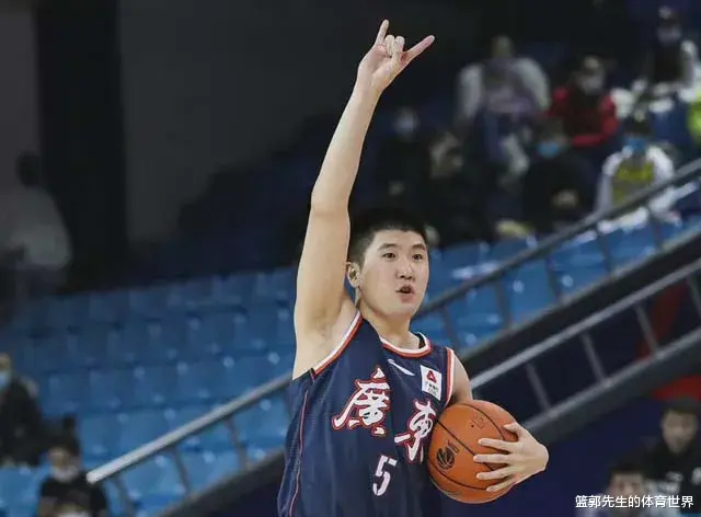 多米尼克·琼斯|15中4砍11分，吉林队请来一尊大神，琼斯越打越像球场混子了